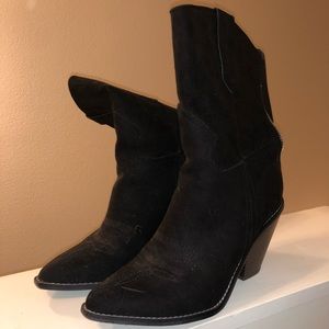 Black cowgirl boots